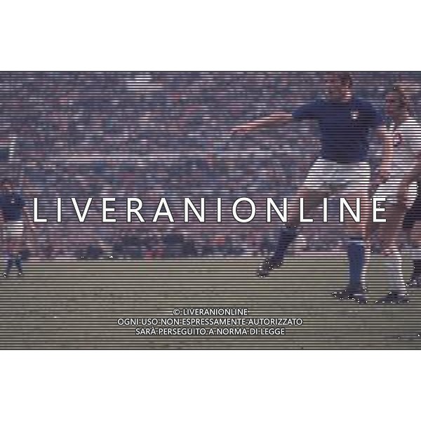 DIAP-RETROSPETTIVA ROMEO BENETTI CALCIATORE NELLA FOTO ROMEO BENETTI CON LA MAGLIA DELLA NAZIONALE ITALIANA DI CALCIO AG ALDO LIVERANI SAS