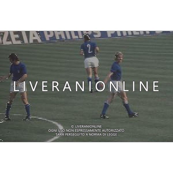 DIAP-RETROSPETTIVA ROMEO BENETTI CALCIATORE NELLA FOTO ROMEO BENETTI CON LA MAGLIA DELLA NAZIONALE ITALIANA DI CALCIO AG ALDO LIVERANI SAS