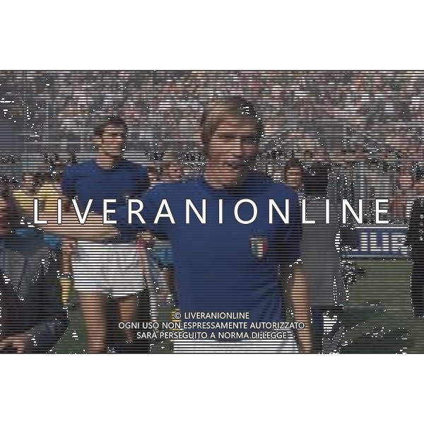 DIAP-RETROSPETTIVA ROMEO BENETTI CALCIATORE NELLA FOTO ROMEO BENETTI CON LA MAGLIA DELLA NAZIONALE ITALIANA DI CALCIO AG ALDO LIVERANI SAS