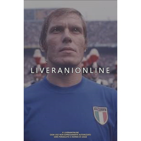 DIAP-RETROSPETTIVA ROMEO BENETTI CALCIATORE NELLA FOTO ROMEO BENETTI CON LA MAGLIA DELLA NAZIONALE ITALIANA DI CALCIO AG ALDO LIVERANI SAS