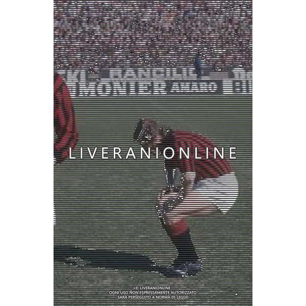 DIAP-RETROSPETTIVA ROMEO BENETTI CALCIATORE NELLA FOTO ROMEO BENETTI CON LA MAGLIA DEL MILAN CALCIO AG ALDO LIVERANI SAS