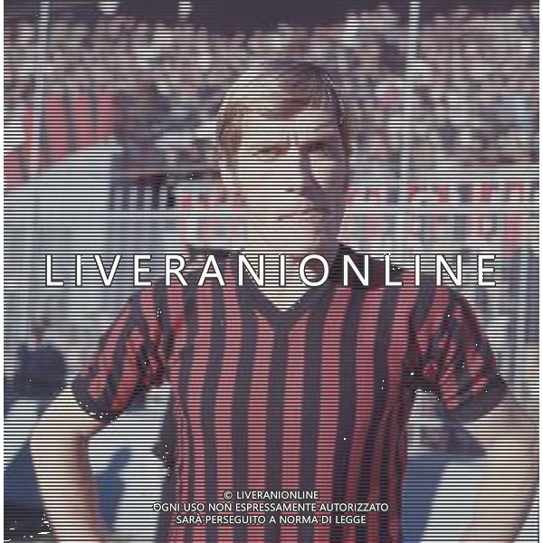 DIAP-RETROSPETTIVA ROMEO BENETTI CALCIATORE NELLA FOTO ROMEO BENETTI CON LA MAGLIA DEL MILAN CALCIO AG ALDO LIVERANI SAS 