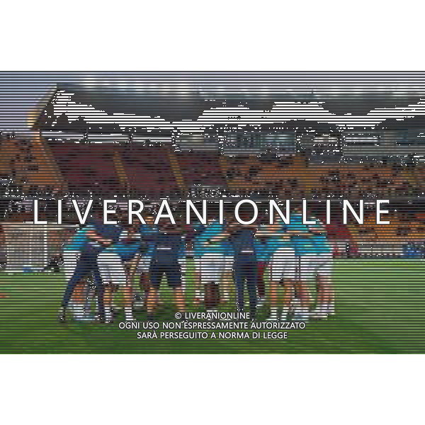 TVEM May 18, 2025 Lecce, Italy - US Lecce vs Torino FC - Italian soccer serie A 2024/25 - Via Del Mare Stadium. In the pic: The Torino FC players hug each other ©TVEM Emmanuele Mastrodonato - AGENZIA ALDO LIVERANI SAS