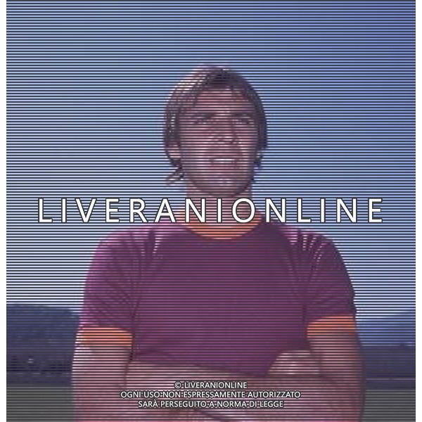 DIAP-RETROSPETTIVA PIERO PRATI CALCIATORE NELLA FOTO PIERO PRATI CON LA MAGLIA DELLA ROMA CALCIO AG ALDO LIVERANI SAS