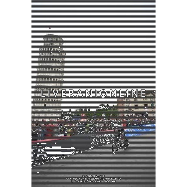 20-05-2025 Giro D\'italia; Tappa 10 Lucca - Pisa; 2025, Uae Team Emirates - Xrg; Yates, Adam; Pisa Piazza Dei Miracoli; ©SIROTTI - AGENZIA ALDO LIVERANI SAS