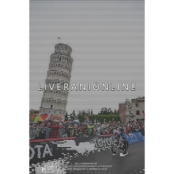 20-05-2025 Giro D\'italia; Tappa 10 Lucca - Pisa; 2025, Movistar; Rubio Reyes, Einer Augusto; Pisa Piazza Dei Miracoli; ©SIROTTI - AGENZIA ALDO LIVERANI SAS