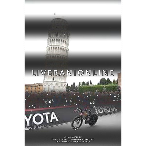 20-05-2025 Giro D\'italia; Tappa 10 Lucca - Pisa; 2025, Picnic - Postnl; Poole, Max; Pisa Piazza Dei Miracoli; ©SIROTTI - AGENZIA ALDO LIVERANI SAS