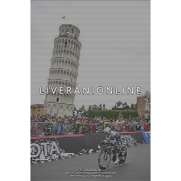 20-05-2025 Giro D\'italia; Tappa 10 Lucca - Pisa; 2025, Movistar; Quintana Rojas Nairo, Alexander; Pisa Piazza Dei Miracoli; ©SIROTTI - AGENZIA ALDO LIVERANI SAS