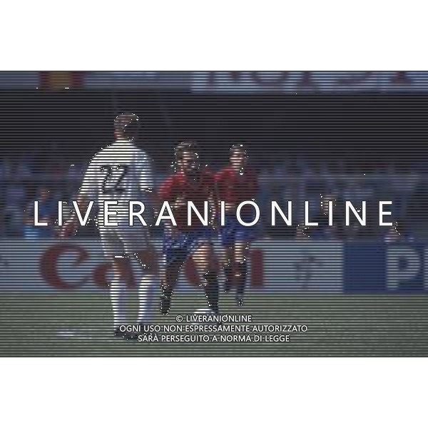 DIAP-RETROSPETTIVA MARTIN VASQUEZ CALCIATORE NELLA FOTO MARTIN VASQUEZ CON LA MAGLIA DELLA NAZIONALE DI CALCIO SPAGNA NELL\'ANNO1990 AG ALDO LIVERANI SAS