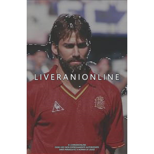 DIAP-RETROSPETTIVA MARTIN VASQUEZ CALCIATORE NELLA FOTO MARTIN VASQUEZ CON LA MAGLIA DELLA NAZIONALE DI CALCIO SPAGNA NELL\'ANNO1990 AG ALDO LIVERANI SAS