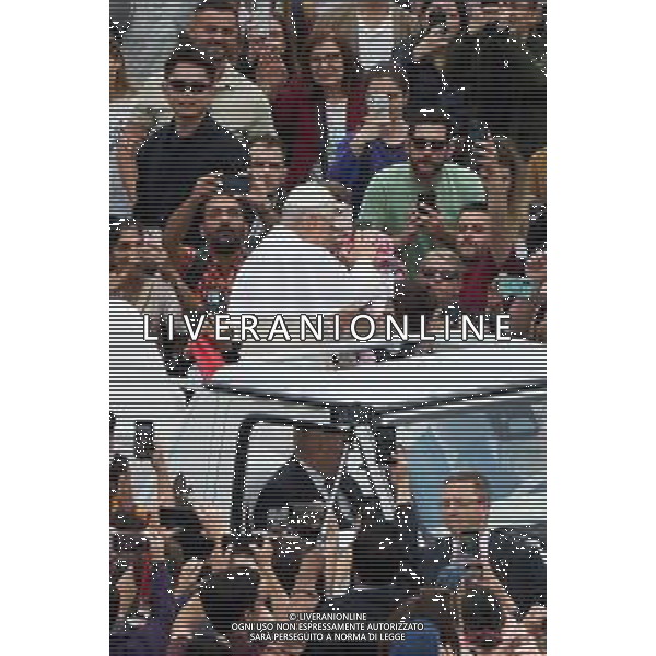 Citta\'† del Vaticano - 21 Maggio 2025 Papa Leone XIV saluta mentre arriva per la sua prima udienza generale settimanale in Piazza San Pietro in Vaticano. Nella Foto: Papa Leone XIV Footo Anfrea Bracaglia Ag Aldo Liverani sas