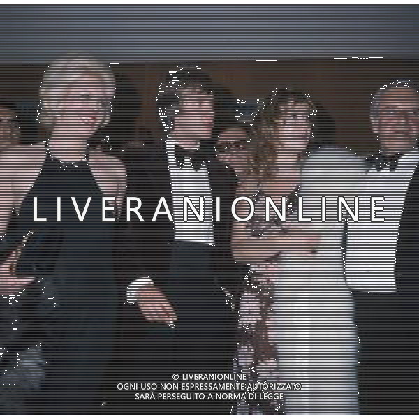 COL-RETROSPETTIVA MALCOM MCDOWELL ATTORE NELLA FOTO MALCOM MCDOWELL CON HELEN MIRREN A CANNES NELL\'ANNO 1973 AG ALDO LIVERANI SAS