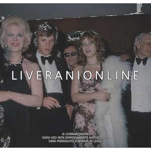 COL-RETROSPETTIVA MALCOM MCDOWELL ATTORE NELLA FOTO MALCOM MCDOWELL CON HELEN MIRREN A CANNES NELL\'ANNO 1973 AG ALDO LIVERANI SAS