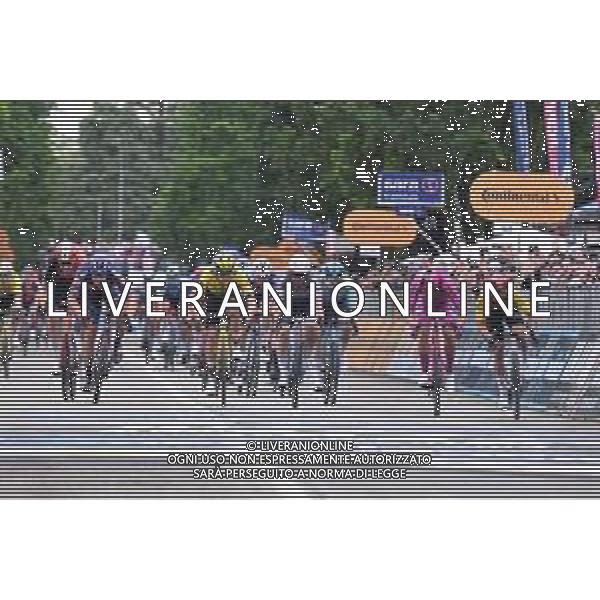 22-05-2025 Giro D\'italia; Tappa 12 Modena - Viadana; 2025, Visma - Lease A Bike; 2025, Picnic - Postnl; 2025, Alpecin - Deceuninck; 2025, Lidl - Trek; Kooij, Olav; Van Uden, Casper; Groves, Kaden; Pedersen, Mads; Viadana; ©SIROTTI - AGENZIA ALDO LIVERANI SAS