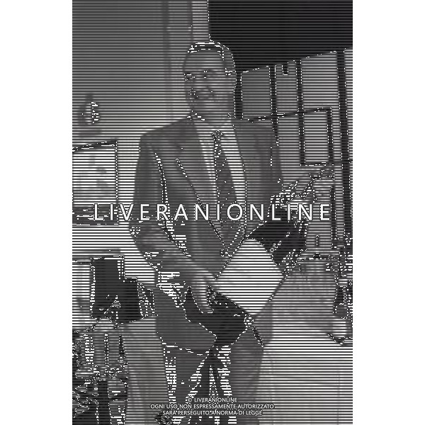 Neg- RETROSPETTIVA BRUNO PIZZUL GIORNALISTA SPORTIVO RAI NELLA FOTO BRUNO PIZZUL ALLA DOMENICA SPORTIVA NELL’ANNO 1991-1992 AGENZIA ALDO LIVERANI SAS