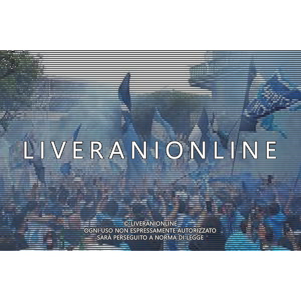NAPOLI - CAGLIARI CAMPIONATO CALCIO SERIE A 23.05.2025 I TIFOSI FUORI LO STADIO PRIMA DI NAPOLI - CAGLIARI FOTO MOSCA, AG.LIVERANI- AGENZIA ALDO LIVERANI SAS