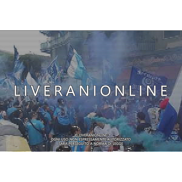 NAPOLI - CAGLIARI CAMPIONATO CALCIO SERIE A 23.05.2025 I TIFOSI FUORI LO STADIO PRIMA DI NAPOLI - CAGLIARI FOTO MOSCA, AG.LIVERANI- AGENZIA ALDO LIVERANI SAS
