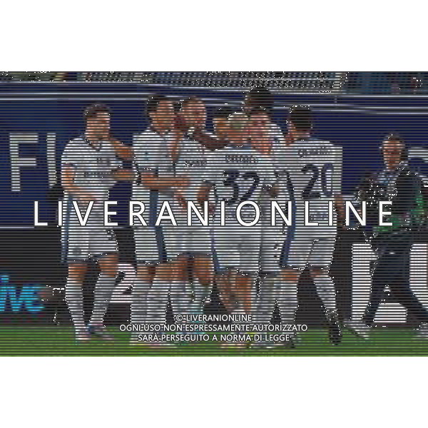 TVEM May 23, 2025 Como, Italy - Como 1907 vs FC Inter - Italian soccer serie A 2024/25 - Giuseppe Sinigaglia Stadium. In the pic:Stefan de Vrij of FC Inter celebrates after scoring a goal with teammates ©TVEM Emmanuele Mastrodonato - AGENZIA ALDO LIVERANI SAS