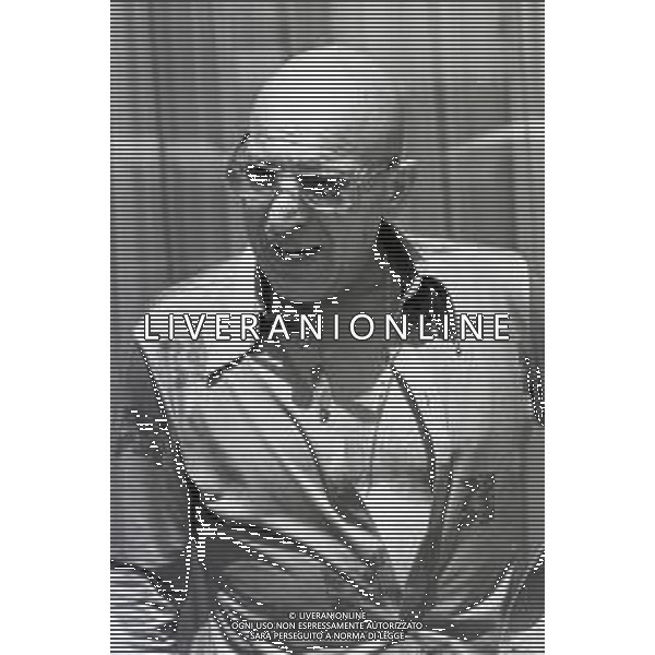 NEG-RETROSPETTIVA TELLY SAVALAS ATTORE NELLA FOTO TELLY SAVALAS A CANNES NELL\'ANNO 1975 AG ALDO LIVERANI SAS
