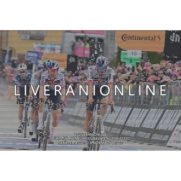 25-05-2025 Giro D\'italia; Tappa 15 Fiume Veneto - Asiago; 2025, Red Bull - Bora Hansgrohe; Pellizzari, Giulio; Roglic, Primoz; Asiago; ©SIROTTI - AGENZIA ALDO LIVERANI SAS