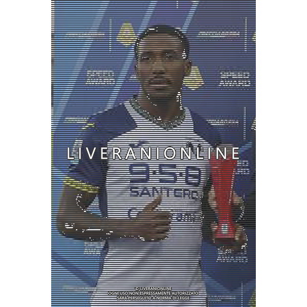 Jackson Tchatchoua of Hellas Verona FC win the speed award ofd Serie A Enilive 2025 during Empoli FC vs Hellas Verona FC, 38° Serie A Enilive 2024-25 game at Carlo Castellani stadium in Empoli (FI), Italy, on May 25, 2025. (Photo by Davide Casentini)- AGENZIA ALDO LIVERANI SAS