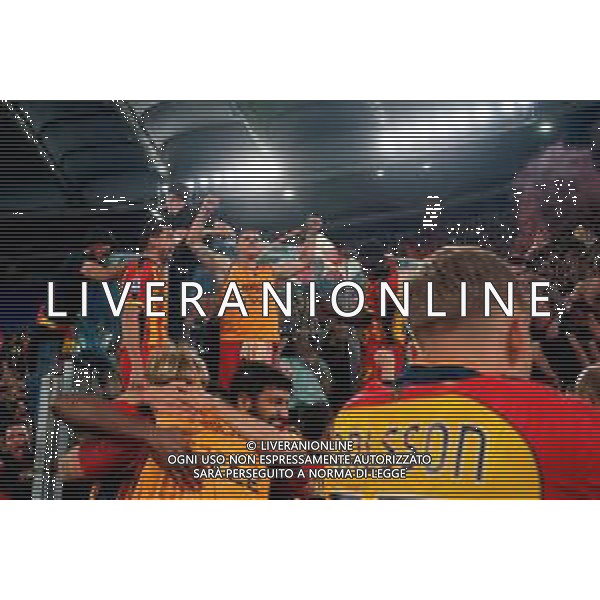 TVEM May 25, 2025 Roma, Italy - SS Lazio vs US Lecce - Italian soccer serie A 2024/25 - Olympic Stadium. In the pic: players of US Lecce celebrates the victory ©TVEM Emmanuele Mastrodonato - AGENZIA ALDO LIVERANI SAS