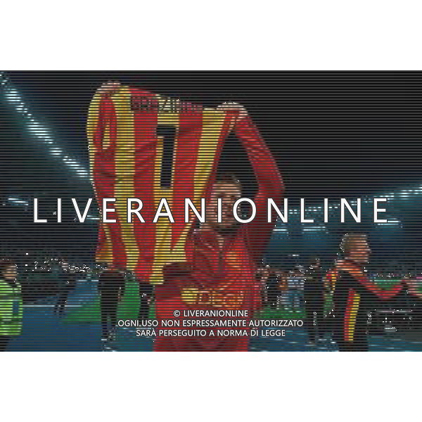 TVEM May 25, 2025 Roma, Italy - SS Lazio vs US Lecce - Italian soccer serie A 2024/25 - Olympic Stadium. In the pic: Ylber Ramadani of US Lecce celebrates the victory for Graziano Fiorita ©TVEM Emmanuele Mastrodonato - AGENZIA ALDO LIVERANI SAS