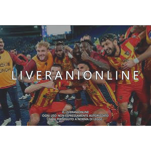 TVEM May 25, 2025 Roma, Italy - SS Lazio vs US Lecce - Italian soccer serie A 2024/25 - Olympic Stadium. In the pic: players of US Lecce celebrates the victory ©TVEM Emmanuele Mastrodonato - AGENZIA ALDO LIVERANI SAS