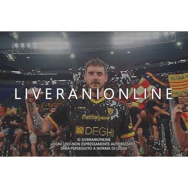 TVEM May 25, 2025 Roma, Italy - SS Lazio vs US Lecce - Italian soccer serie A 2024/25 - Olympic Stadium. In the pic: Wladimiro Falcone of US Lecce celebrates the victory ©TVEM Emmanuele Mastrodonato - AGENZIA ALDO LIVERANI SAS