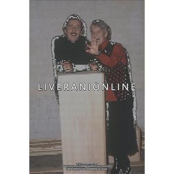 DIAP-RETROSPETTIVA DOMENIICO MODUGNO CANTANTE NELLA FOTO DOMENICO MODUGNO CON ALIDA VALLI A ROMA NELL\'ANNO 1981 FOTO EDGARDO DELLA SCORCIOSA-AG ALDO LIVERANI SAS