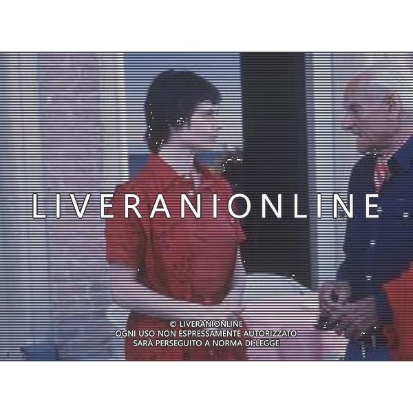 DIAP-RETROSPETTIVA ALBERTO MORAVIA SCRITTORE NELLA FOTO ALBERTO MORAVIA A VENEZIA NLL\'ANNO 1979 CON ISABELLA ROSSELLINI AG ALDO LIVERANI SAS 