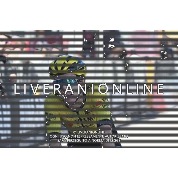 27-05-2025 Giro D\'italia; Tappa 16 Piazzola Sul Brenta - Brentonico San Valentino; 2025, Visma - Lease A Bike; Yates, Simon; Brentonico San Valentino; ©SIROTTI - AGENZIA ALDO LIVERANI SAS