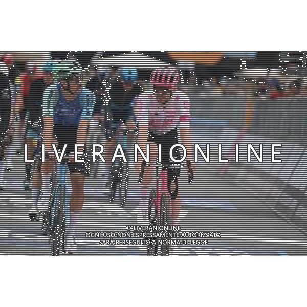 28-05-2025 Giro D\'italia; Tappa 17 San Michele All\'adige - Bormio; 2025, Decathlon - Ag2r La Mondiale; 2025, Ef Education - Easypost; De Bondt, Dries; Asgreen, Kasper; Bormio; foto stefano sirotti-ag aldo liverani sas