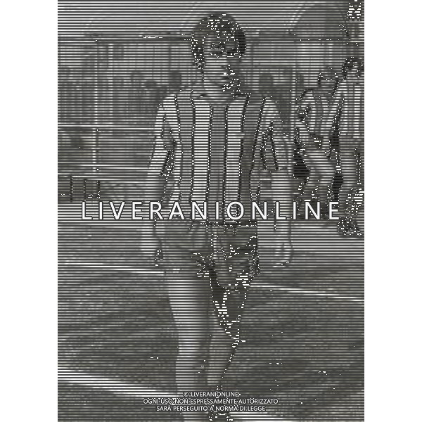ST-RETROSPETTIVA PIERO BRAGLIA CALCIATORE NELLA FOTO PIERO BRAGLIA CON LA MAGLIA DEL CATANZARO CALCIO AG ALDO LIVERANI SAS