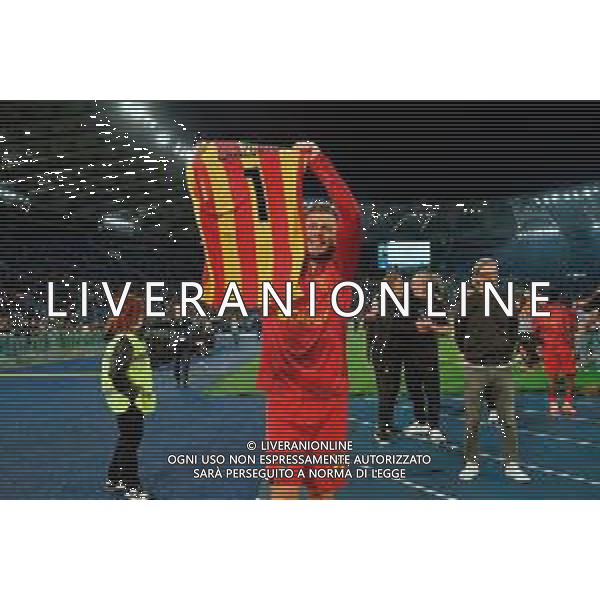 TVEM May 25, 2025 Roma, Italy - SS Lazio vs US Lecce - Italian soccer serie A 2024/25 - Olympic Stadium. In the pic: Ylber Ramadani of US Lecce celebrates the victory ©TVEM Emmanuele Mastrodonato - AGENZIA ALDO LIVERANI SAS