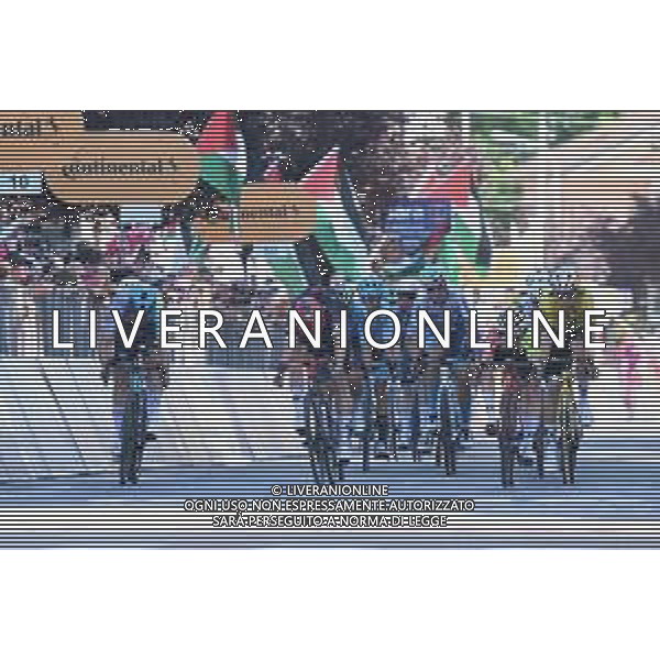 29-05-2025 Giro D\'italia; Tappa 18 Morbegno - Cesano Maderno; 2025 pluimers__rick (id: 9391), scaroni__christian (id: 7302), van_aert__wout (id: 6933) ©SIROTTI - AGENZIA ALDO LIVERANI SAS