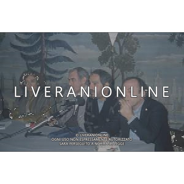 DIAP-RETROSPETTIVA NINO MANFREDI ATTORE NELLA FOTO NINO MANFREDI A MILANO IN TERRAZZA MARTINI NELL\'ANNO 1982 AG ALDO LIVERANI SAS