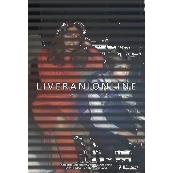 DIAP-RETROSPETTIVA ALIDA CHELLI ATTRICE NELLA FOTO ALIDA CHELLI CON IL FIGLIO SIMONE SIMONE ANNICCHIARICO ANNI 1980-1985 FOTO EDGARDO DELLA SCORCIOSA-AG ALDO LIVERANI SAS