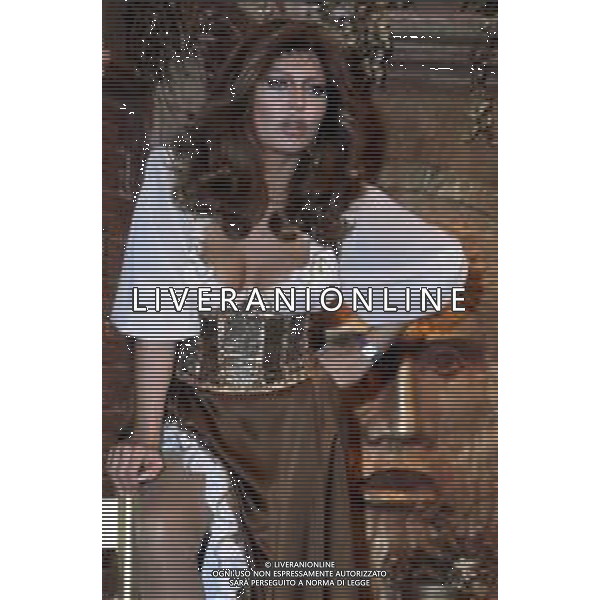 DIAP-RETROSPETTIVA ALIDA CHELLI ATTRICE NELLA FOTO ALIDA CHELLI NELLA TRASMISSIONE TELEVISIVA “CI PENSIAMO LUNEDI‘ “ NELL\'ANNO 1983 A ROMA FOTO EDGRADO DELLA SCORCIOSA-AG ALDO LIVERANI SAS