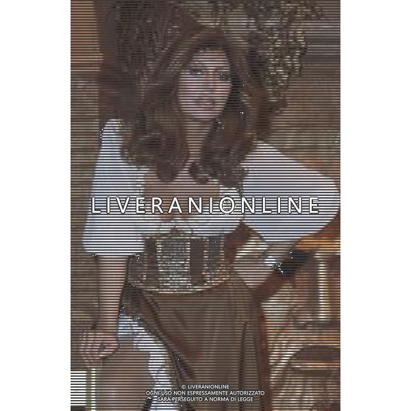 DIAP-RETROSPETTIVA ALIDA CHELLI ATTRICE NELLA FOTO ALIDA CHELLI NELLA TRASMISSIONE TELEVISIVA “CI PENSIAMO LUNEDI‘ “ NELL\'ANNO 1983 A ROMA FOTO EDGRADO DELLA SCORCIOSA-AG ALDO LIVERANI SAS
