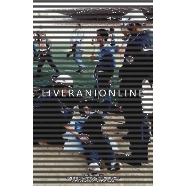 FINALE DI COPPA CAMPIONI JUVENTUS-LIVERPOOL A BRUXELLES STADIO HEYSEL 29/05/1985 NELLA FOTO LA TRAGEDIA CON TRENTANOVE VITTIME AGENZIA GIOVANNI LIVERANI-ALDO LIVERANI S A S