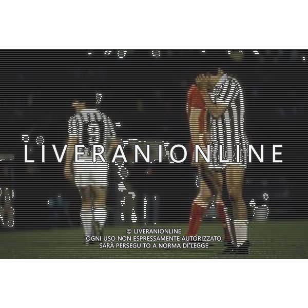 Juventus - Liverpool finale Champions League Stadio Heysel di Bruxelles 29/05/1985 nella foto Michel Platini e Paolo Rossi ph archivio agenzia aldo liverani