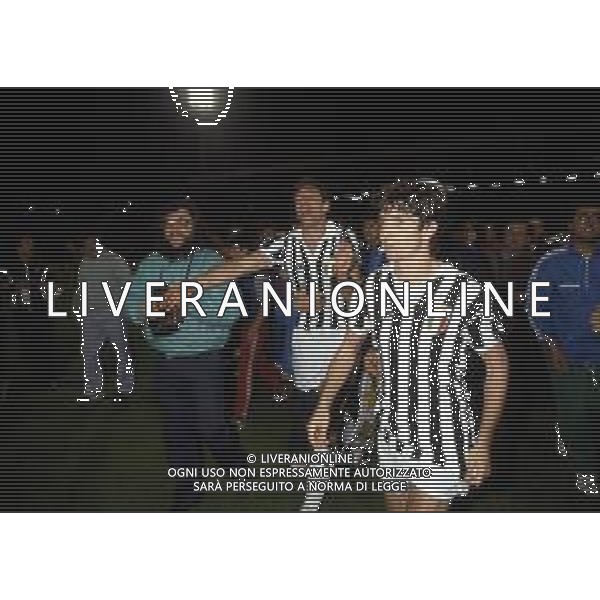 Juventus - Liverpool finale Champions League Stadio Heysel di Bruxelles 29/05/1985 nella foto esultanza festeggiamenti a fine gara di Paolo Rossi e Sergio Brio ph archivio agenzia aldo liverani
