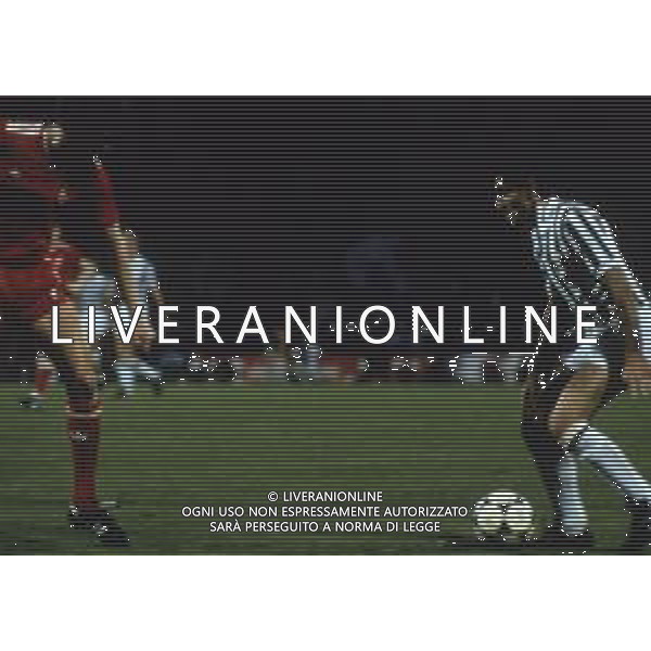29-05-1985 STADIO HEYSEL FINALE DI COPPA DEI CAMPIONI JUVENTUS LIVERPOOL NELLA FOTO AZIONE DI GIOCO AG ALDO LIVERANI SAS