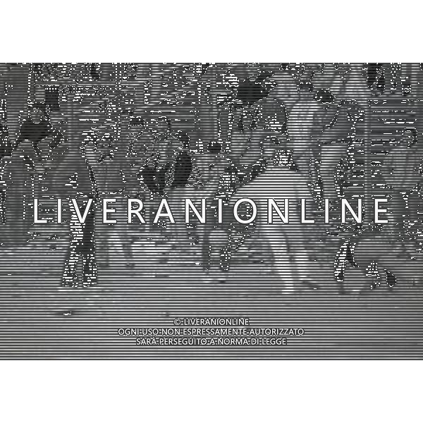 29-05-1985 STADIO HEYSEL FINALE DI COPPA DEI CAMPIONI JUVENTUS LIVERPOOL NELLA FOTO INCIDENTI PRIMA DELLA PARTITA CON LA MORTE DI 39 TIFOSI AG ALDO LIVERANI SAS