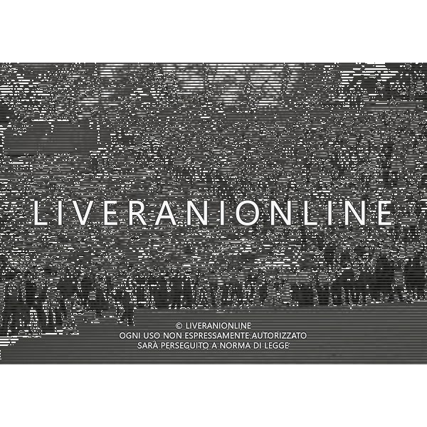 29-05-1985 STADIO HEYSEL FINALE DI COPPA DEI CAMPIONI JUVENTUS LIVERPOOL NELLA FOTO INCIDENTI PRIMA DELLA PARTITA CON LA MORTE DI 39 TIFOSI AG ALDO LIVERANI SAS