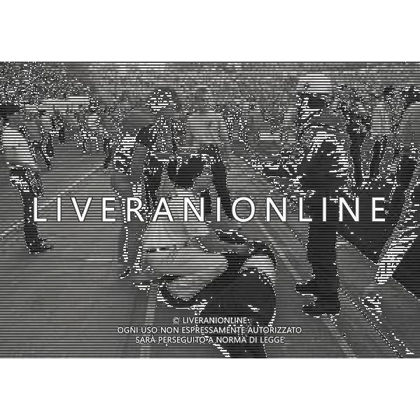29-05-1985 STADIO HEYSEL FINALE DI COPPA DEI CAMPIONI JUVENTUS LIVERPOOL NELLA FOTO INCIDENTI PRIMA DELLA PARTITA CON LA MORTE DI 39 TIFOSI AG ALDO LIVERANI SAS