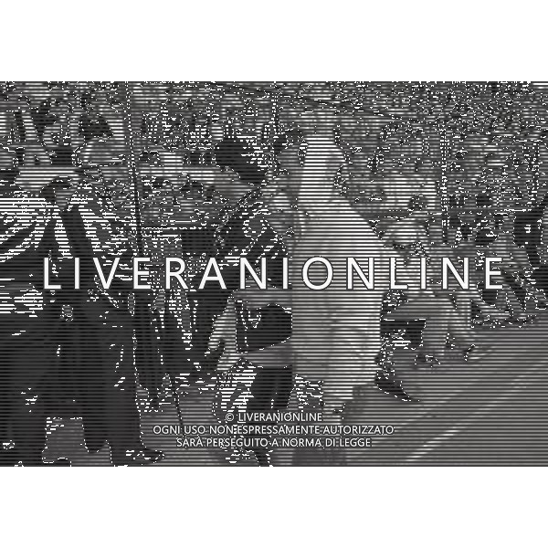 29-05-1985 STADIO HEYSEL FINALE DI COPPA DEI CAMPIONI JUVENTUS LIVERPOOL NELLA FOTO INCIDENTI PRIMA DELLA PARTITA CON LA MORTE DI 39 TIFOSI AG ALDO LIVERANI SAS