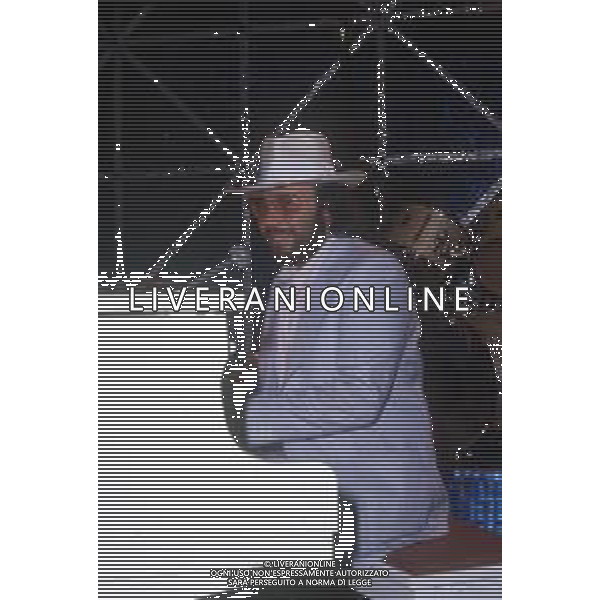 DIAP-RETROSPETTIVA ANTONELLO VENDITTI CANTANTE NELLA FOTO ANTONELLO VENDITTI A SAINT VINCENT ESTATE NELL\'ANNO 1983 AG ALDO LIVERANI SAS