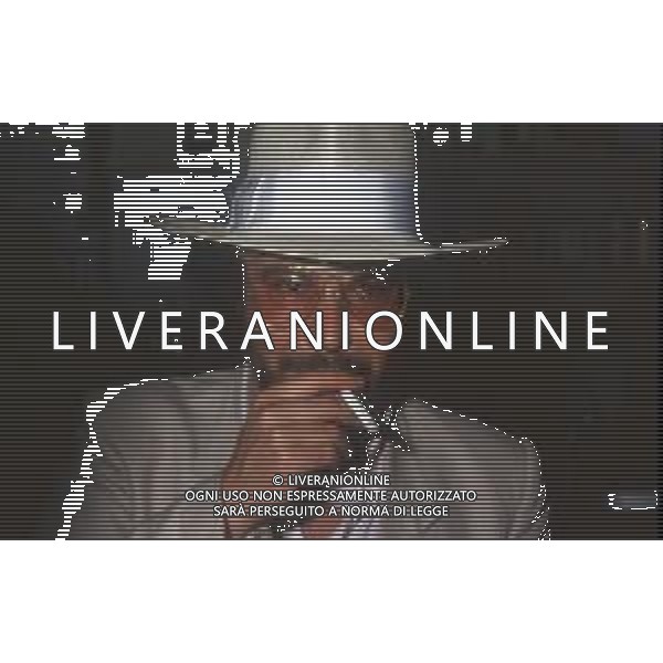 DIAP-RETROSPETTIVA ANTONELLO VENDITTI CANTANTE NELLA FOTO ANTONELLO VENDITTI A SAINT VINCENT ESTATE NELL\'ANNO 1983 AG ALDO LIVERANI SAS